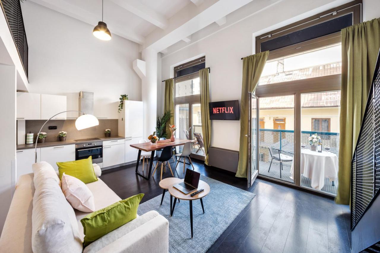 Duplex With 3 Bedrooms Praha